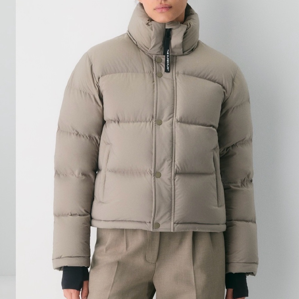 Aritzia Superpuff Taupe XS Shorty